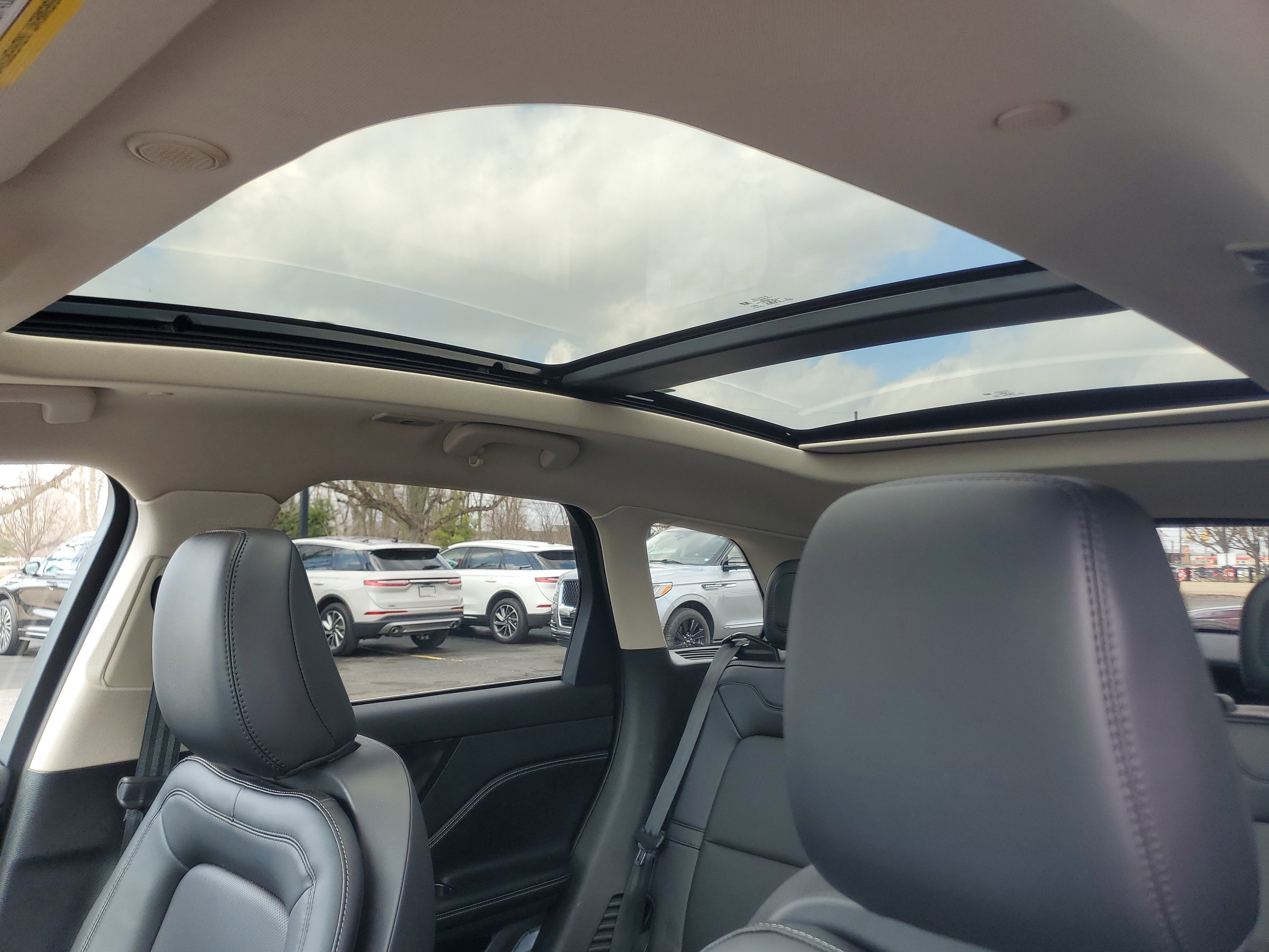 Certified 2024 Lincoln Corsair AWD w/ Equipment Group 101A image 11