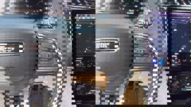 Certified 2024 Jeep Grand Cherokee Limited w/ Luxury Tech Group II image 17