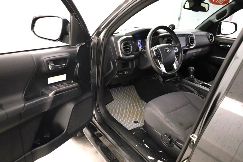 Used 2019 Toyota Tacoma TRD Off-Road w/ Four Season Floor Mat Package image 9