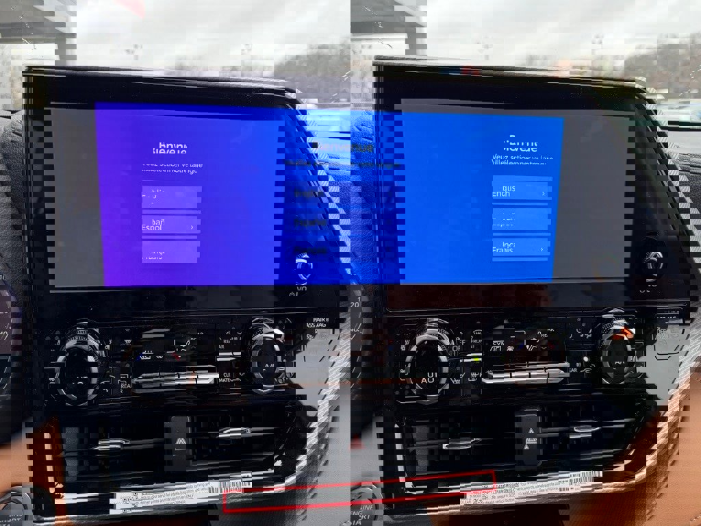 New 2026 Toyota Highlander Platinum image 11