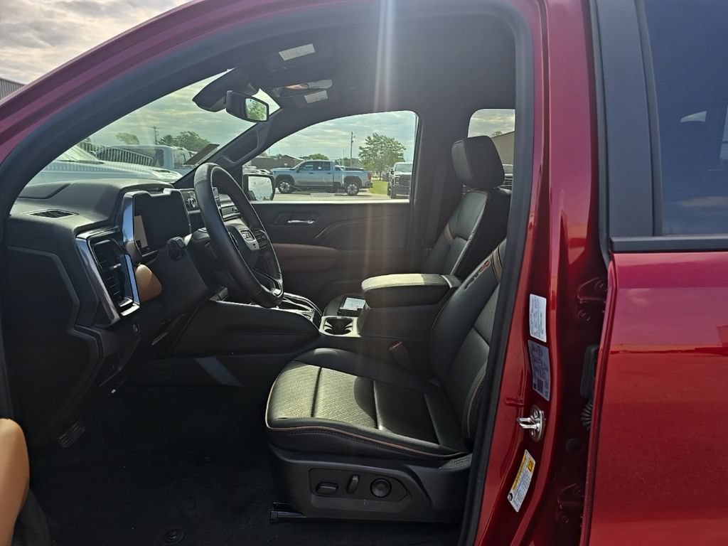 Used 2026 GMC Canyon AT4 w/ AT4 Premium Package AWD/4WD image 11