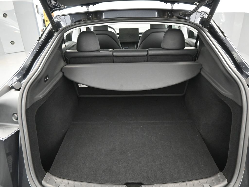 Used 2026 Tesla Model Y Long Range image 27