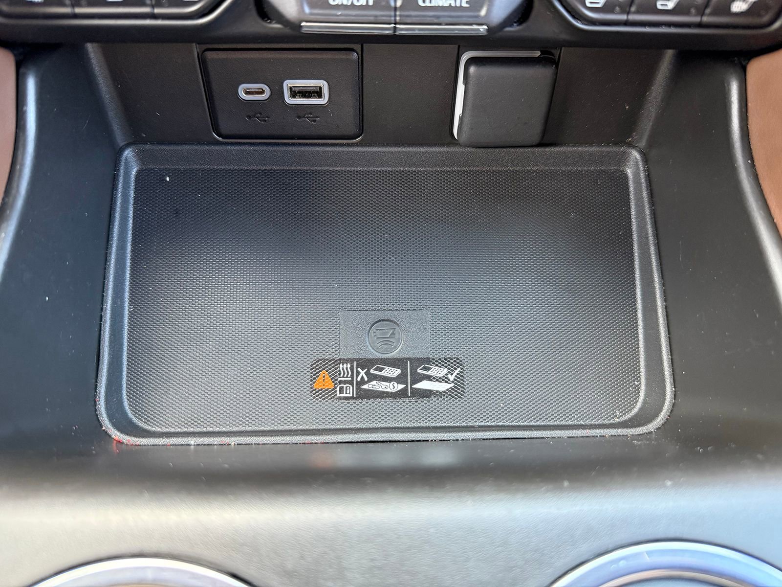 Used 2023 Chevrolet Suburban High Country image 25