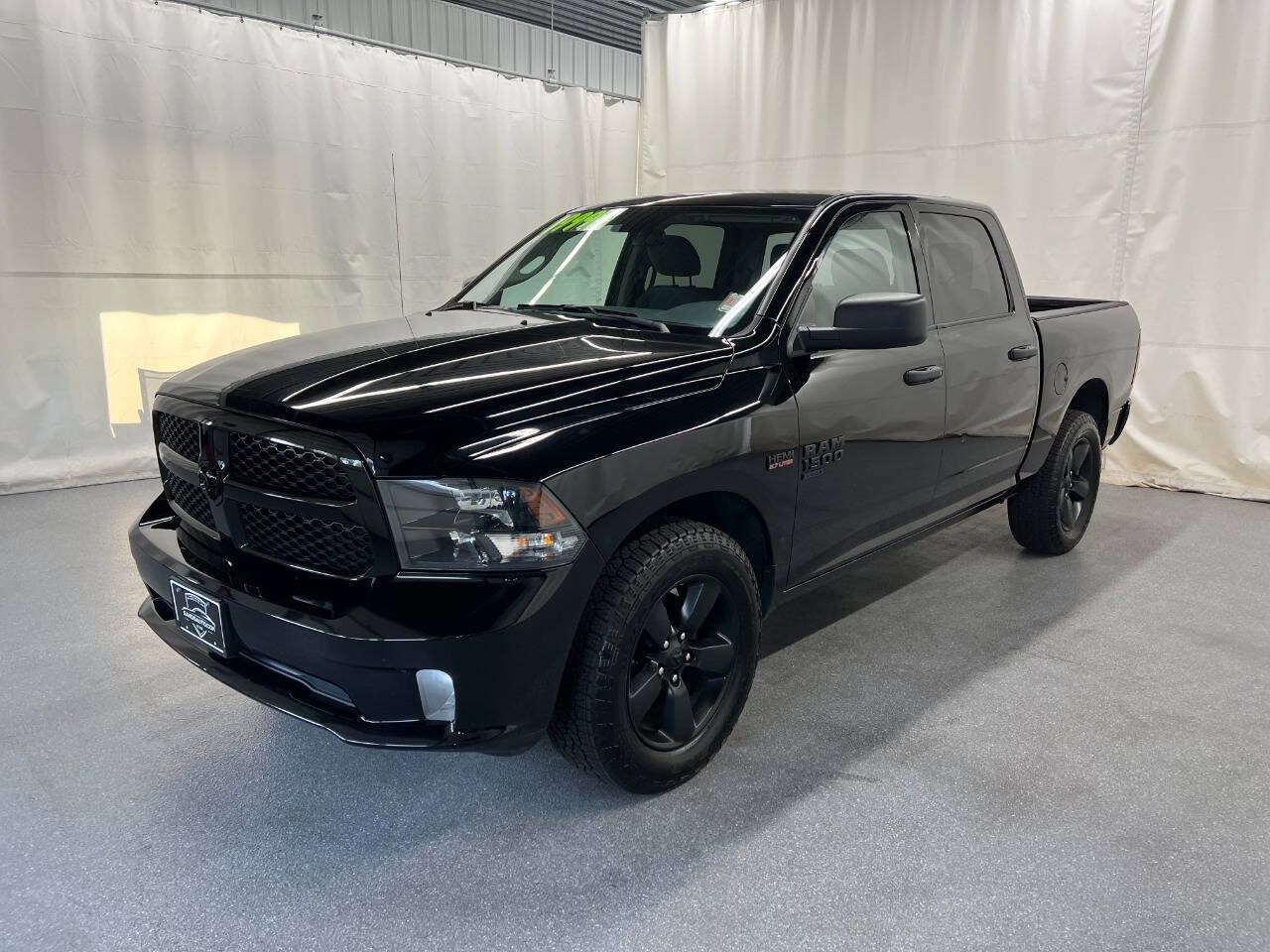 Used 2019 RAM 1500 Express w/ Express Value Package AWD/4WD image 1
