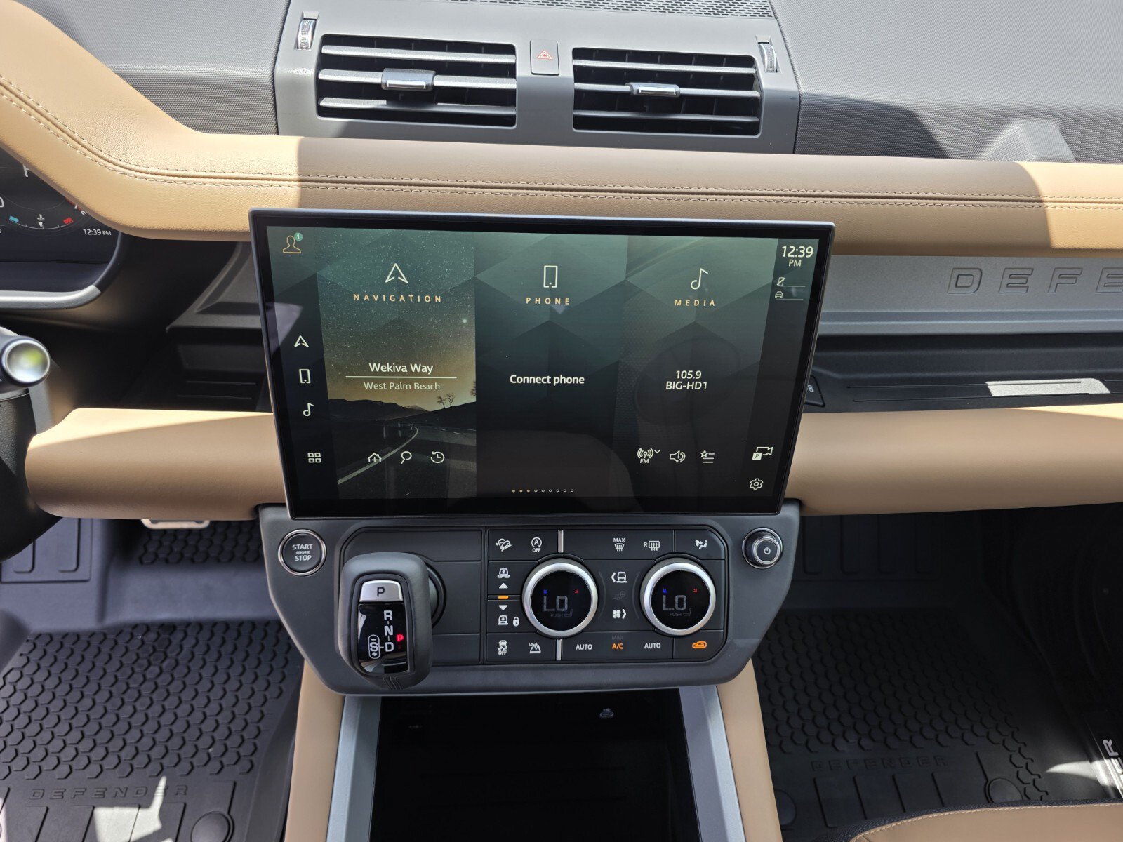 New 2026 Land Rover Defender 130 X AWD/4WD image 18