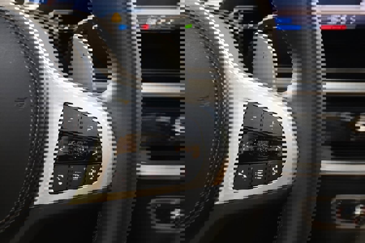 Used 2024 BMW X6 xDrive40i image 52