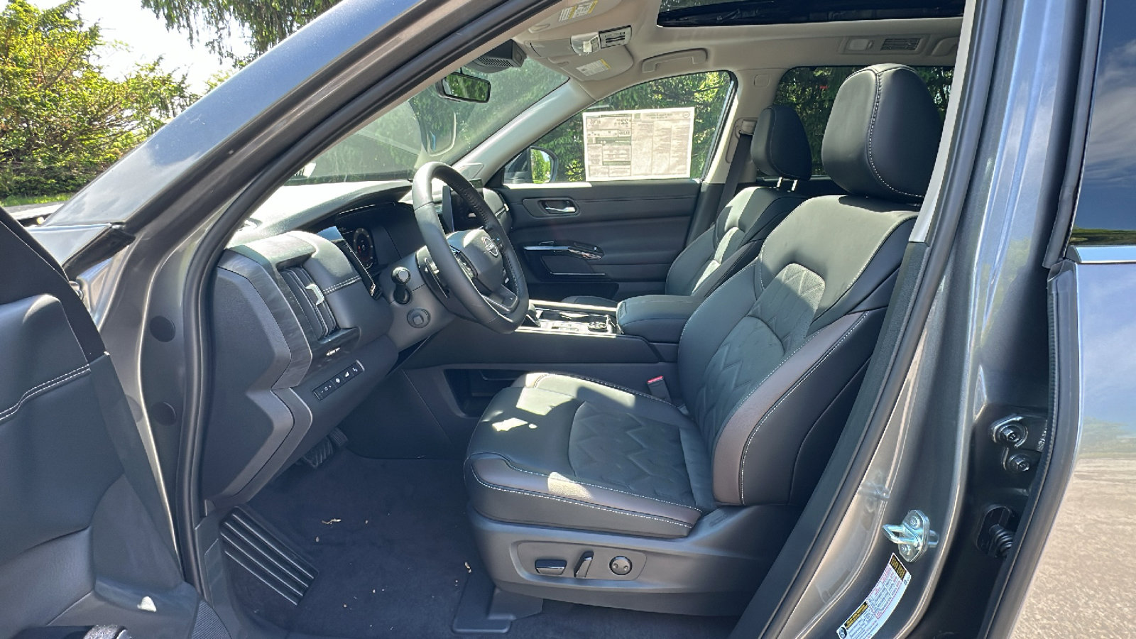 New 2026 Nissan Pathfinder Platinum AWD/4WD image 7