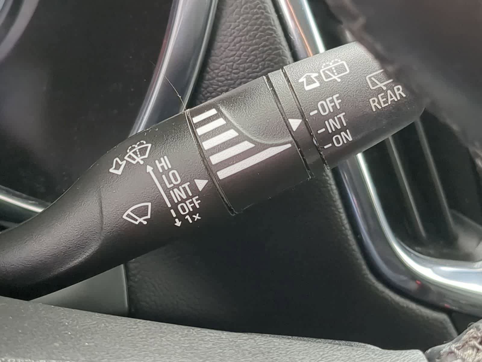 Used 2023 Chevrolet Equinox LT AWD/4WD image 25
