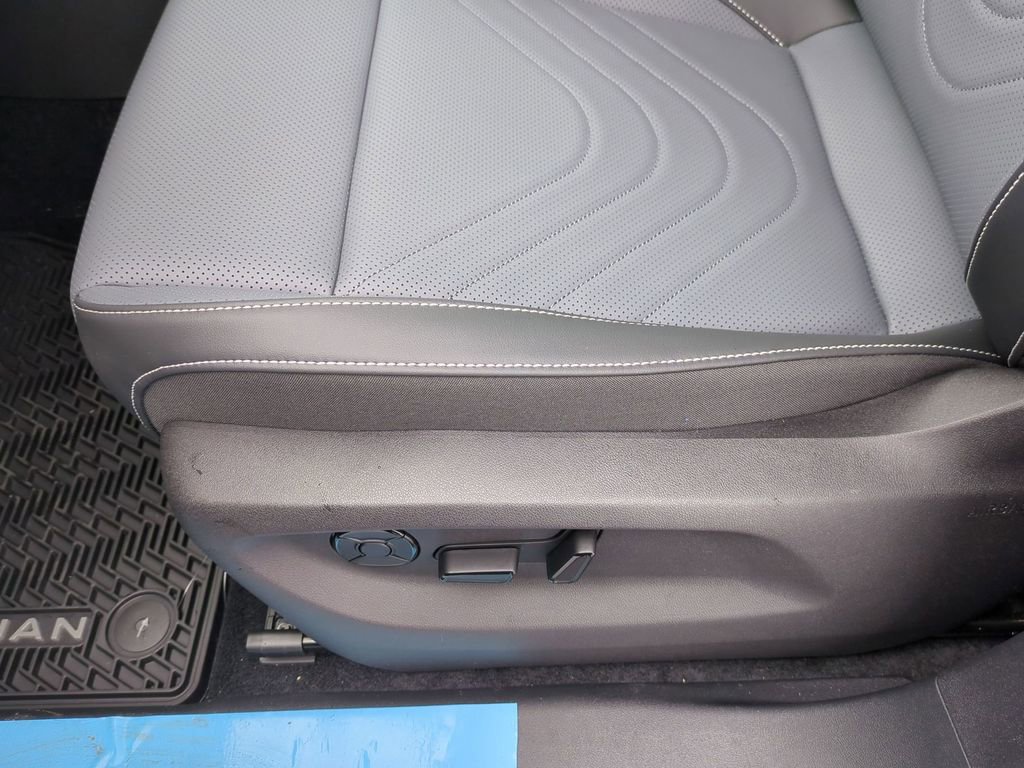 New 2026 Volkswagen Tiguan SE R-Line image 14