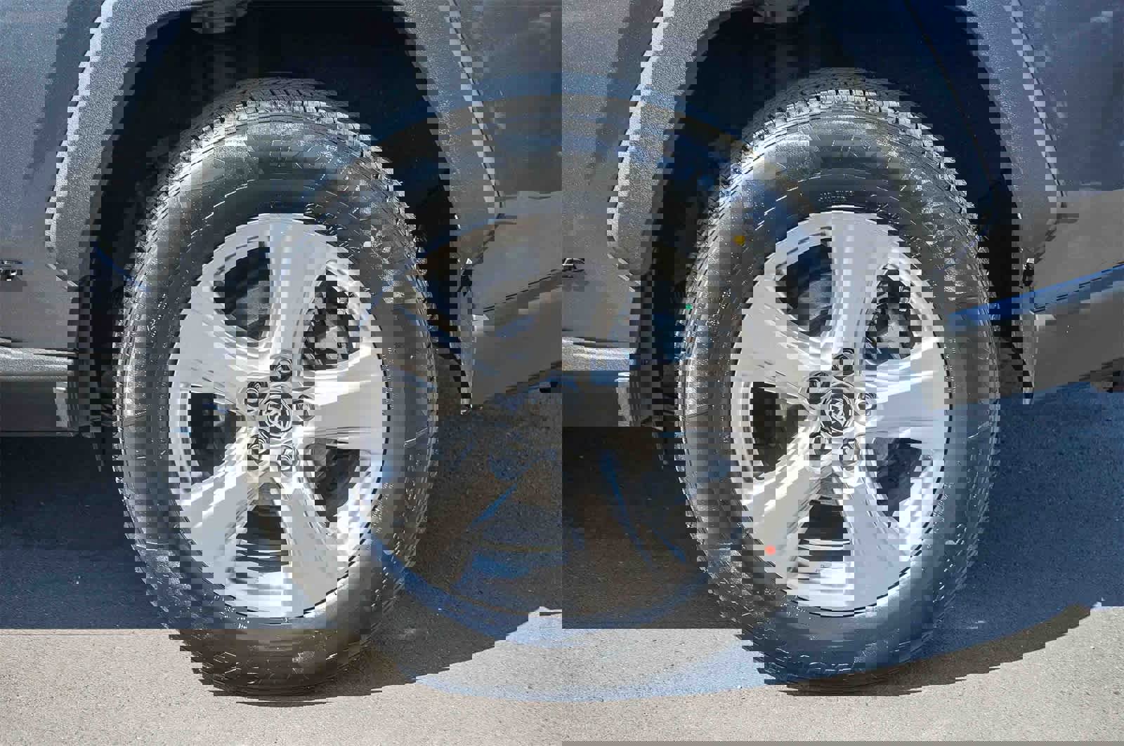 Used 2022 Toyota RAV4 XLE w/ Convenience Package image 10