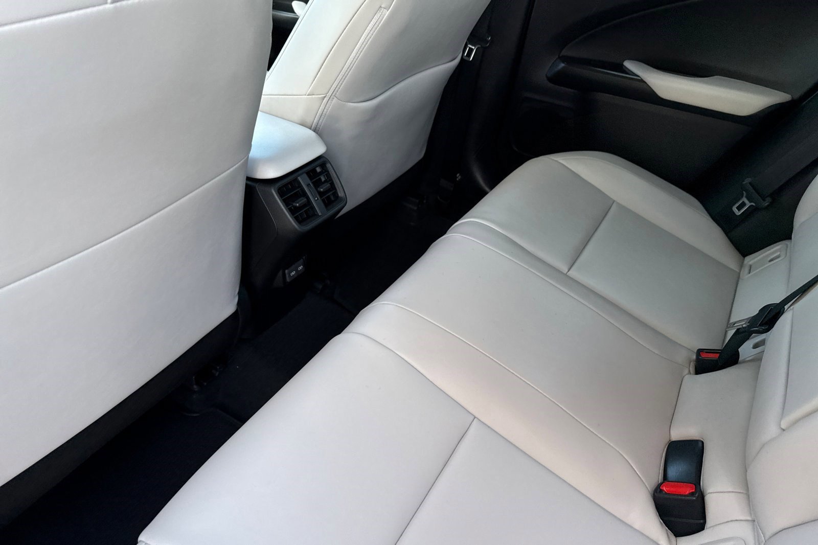 New 2026 Lexus UX 300h FWD image 19