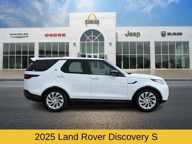 Used 2025 Land Rover Discovery S AWD/4WD image 2