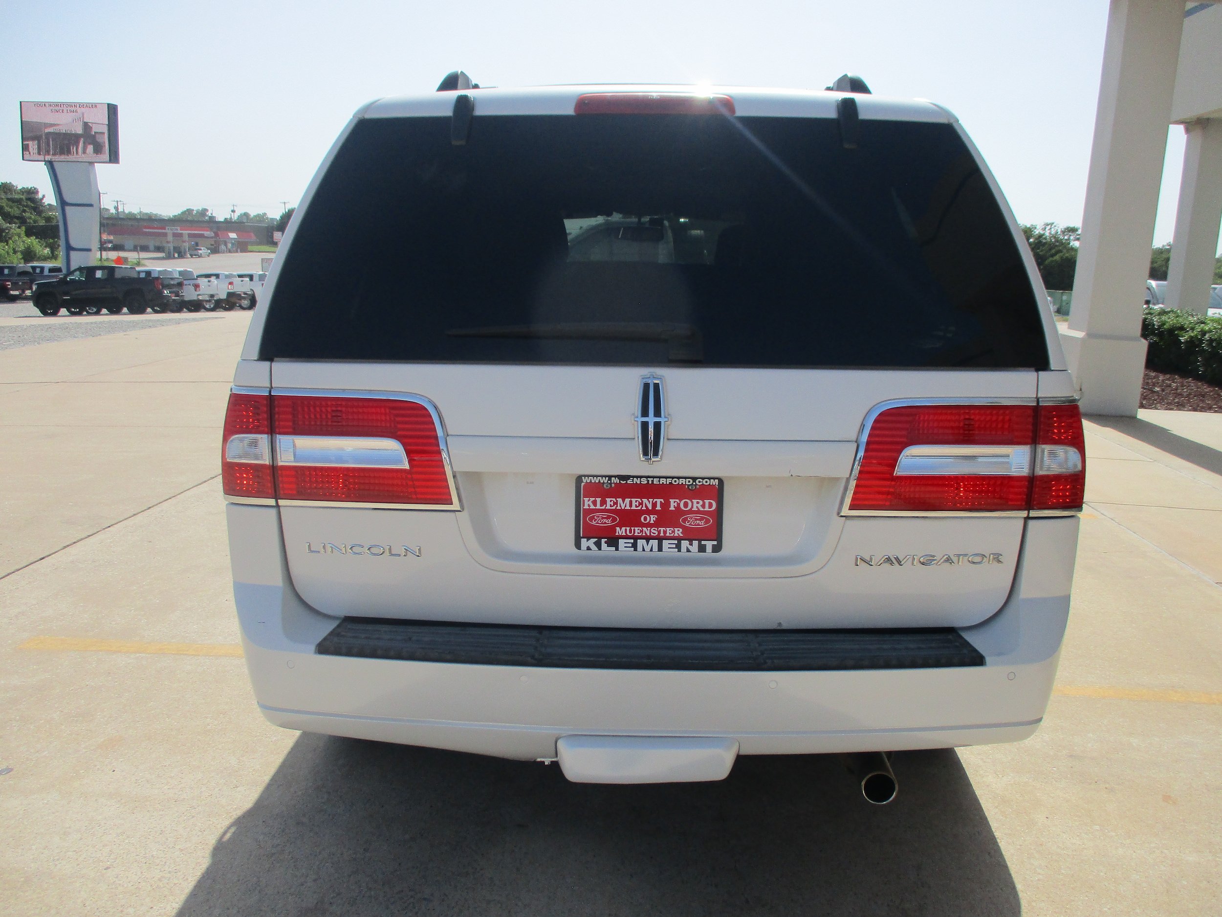 Used 2014 Lincoln Navigator 2WD image 7