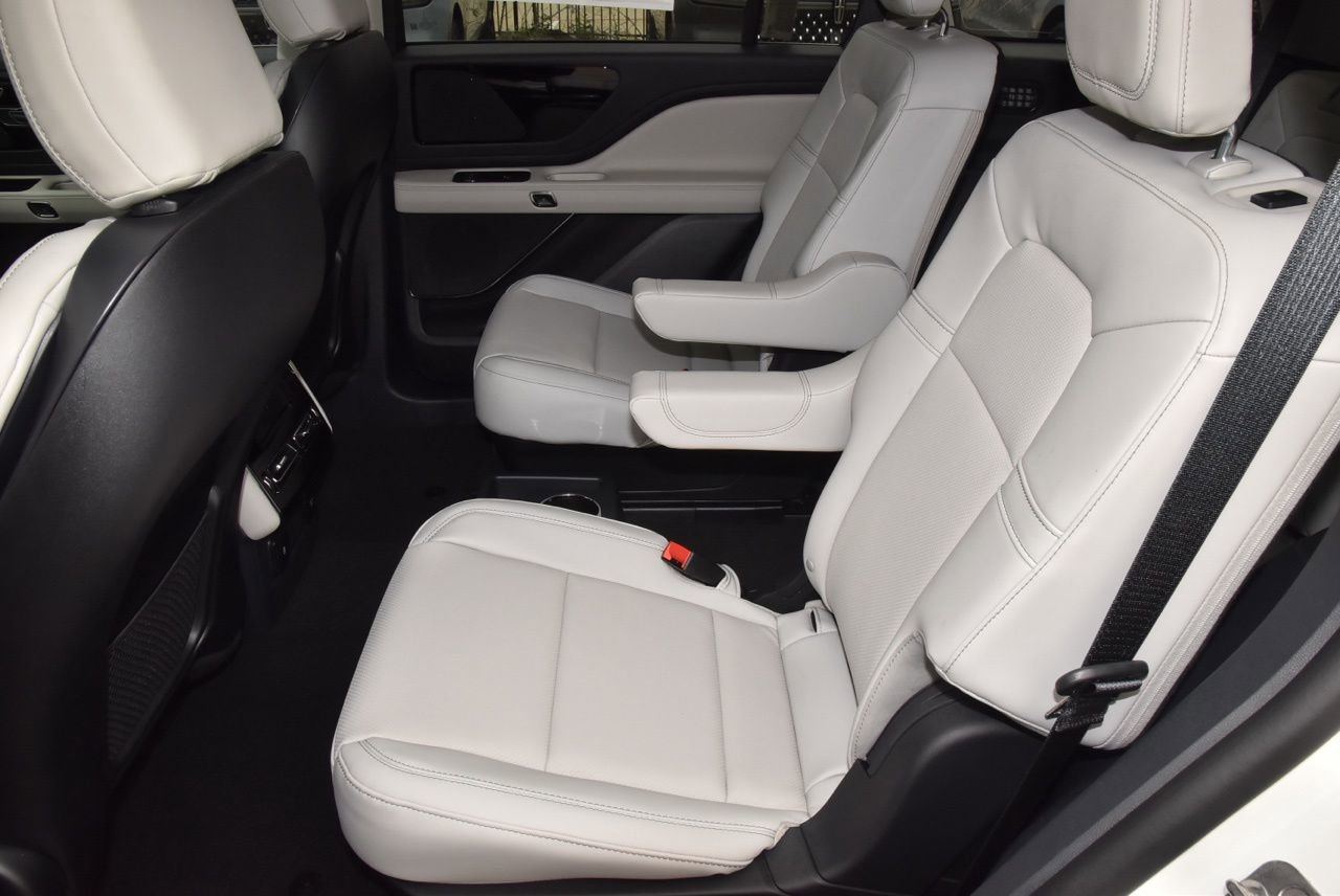 New 2026 Lincoln Aviator AWD image 14
