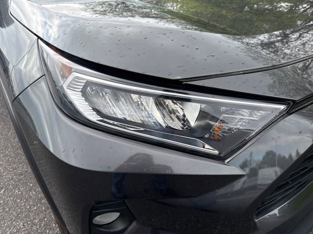 Used 2021 Toyota RAV4 XLE AWD/4WD image 12