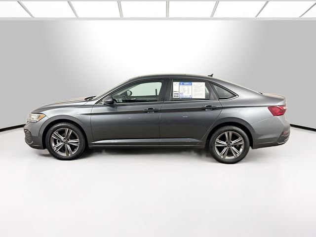 Used 2023 Volkswagen Jetta SE FWD image 4
