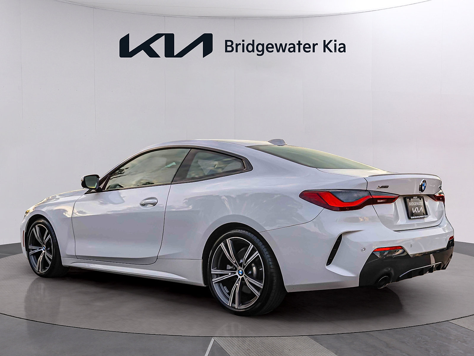 Used 2024 BMW 430i xDrive Coupe w/ M Sport Package AWD/4WD image 4
