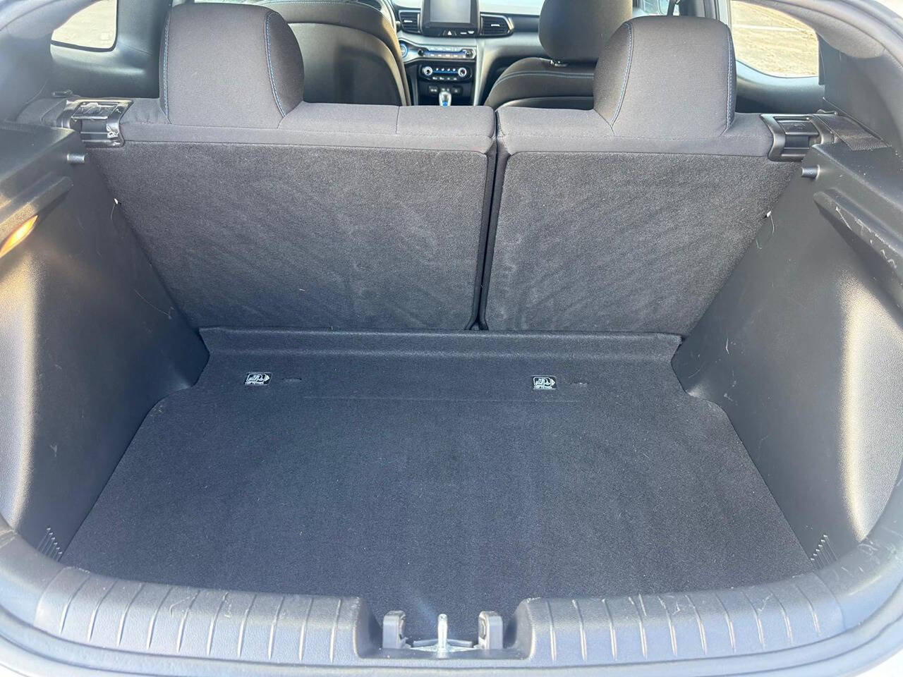 Used 2019 Hyundai Veloster 2.0 FWD image 25