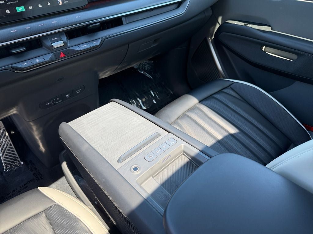 Used 2024 Kia EV9 GT-Line AWD/4WD image 18