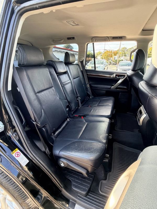 Used 2017 Lexus GX 460 image 30