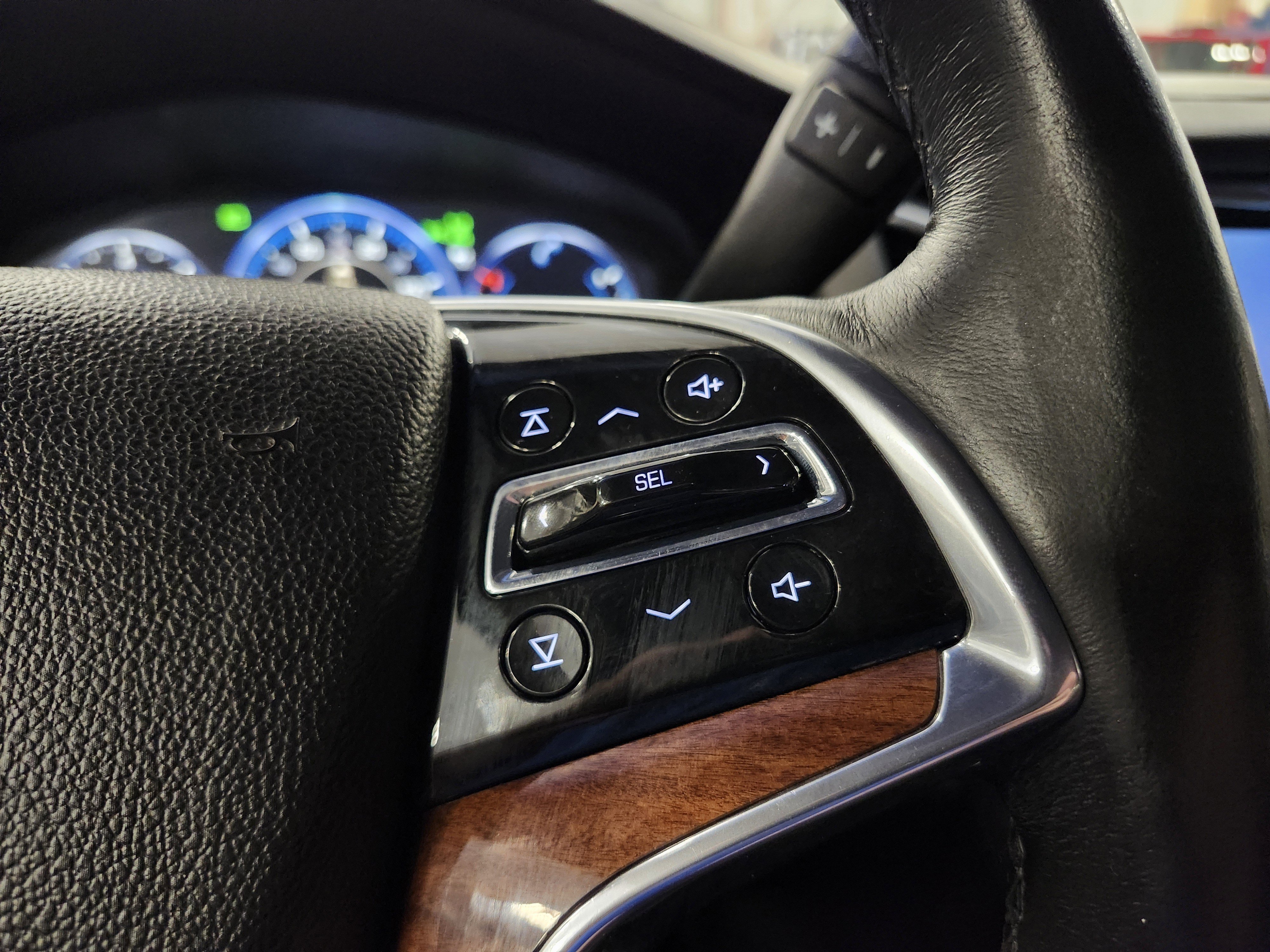 Used 2015 Cadillac Escalade Premium image 12