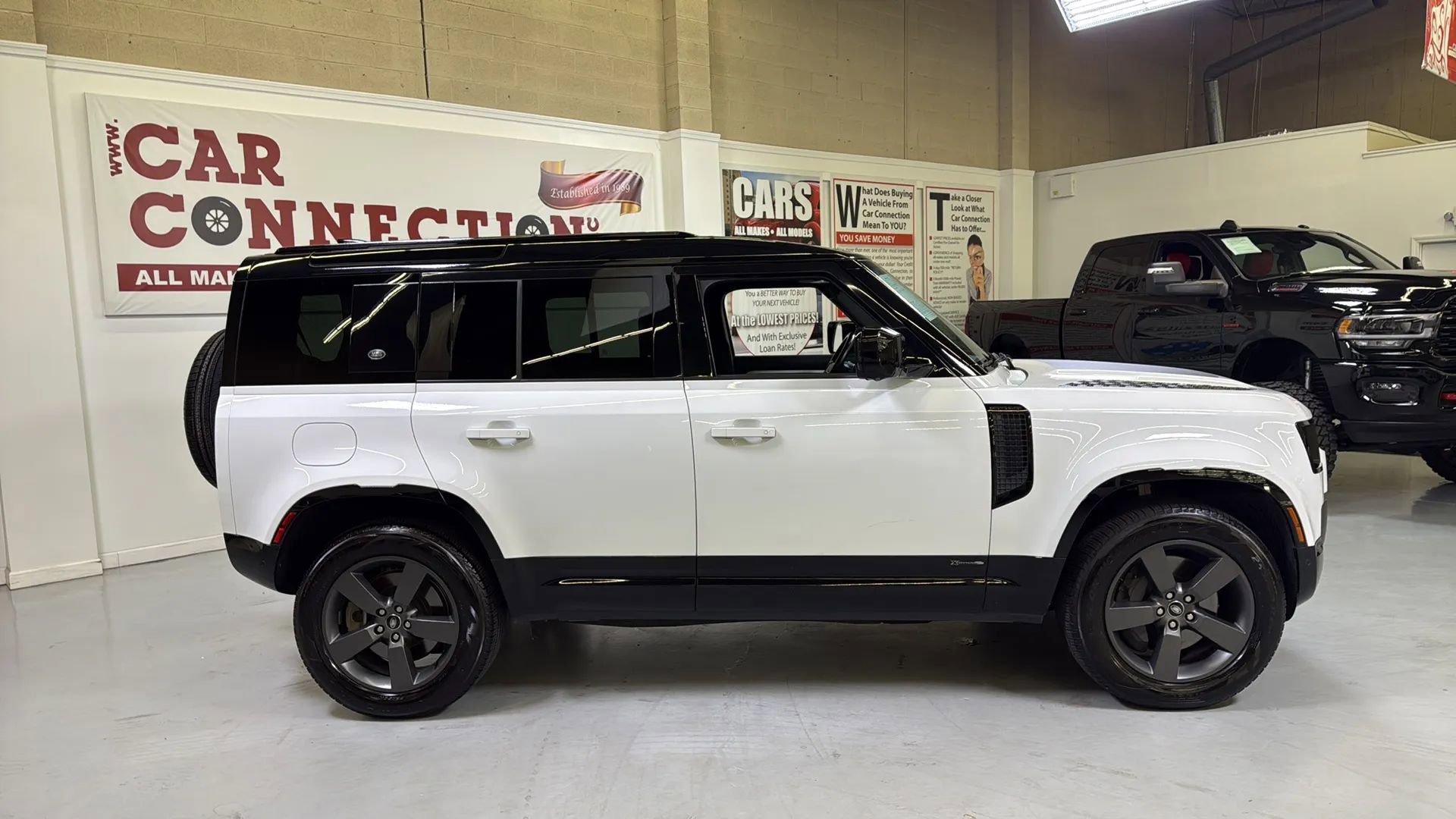Used 2021 Land Rover Defender 110 X-Dynamic HSE AWD/4WD image 11