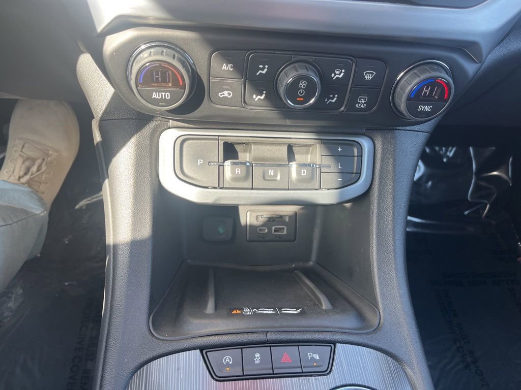 Used 2021 GMC Acadia SLT image 17