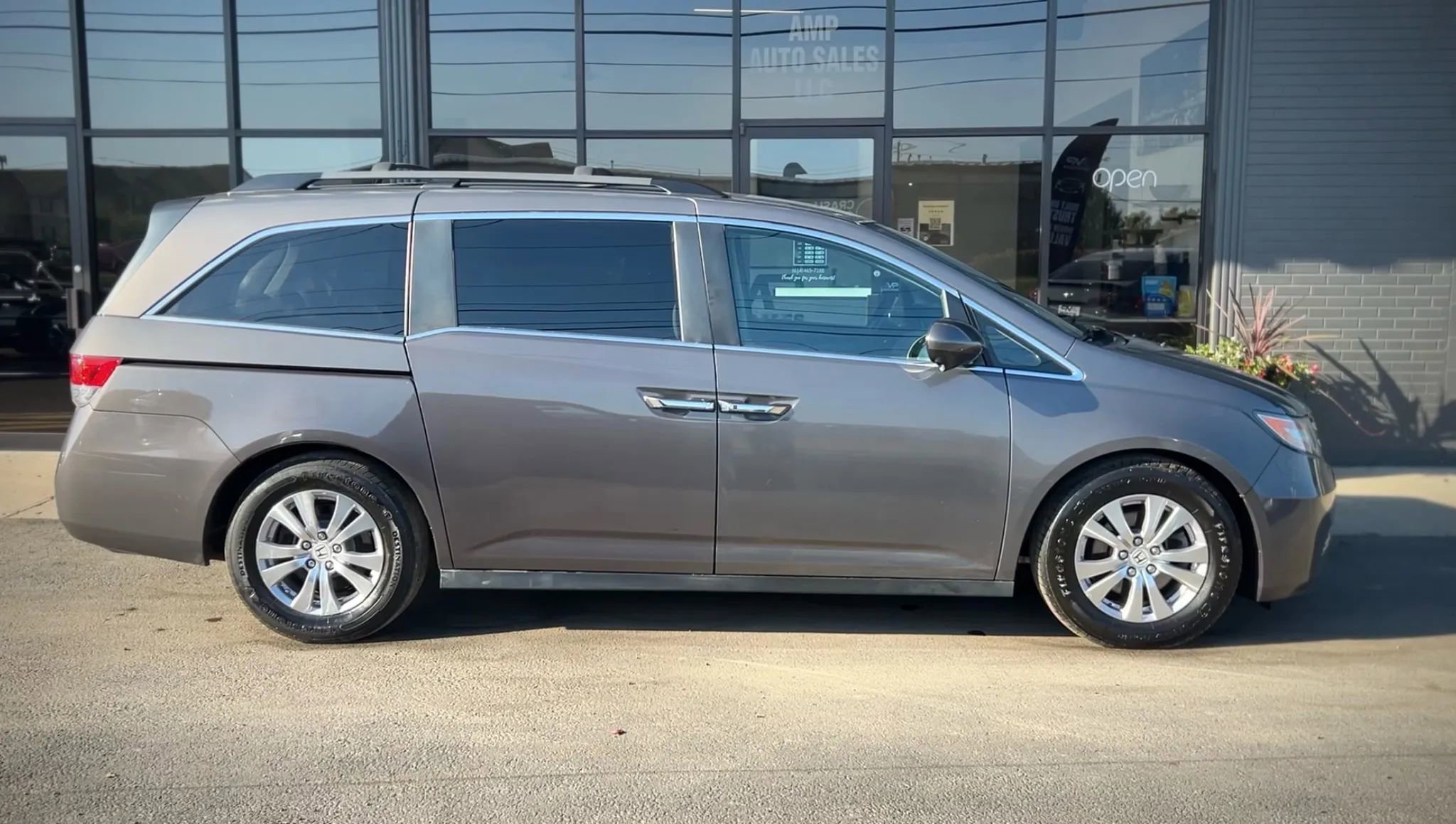 Used 2017 Honda Odyssey EX-L image 2