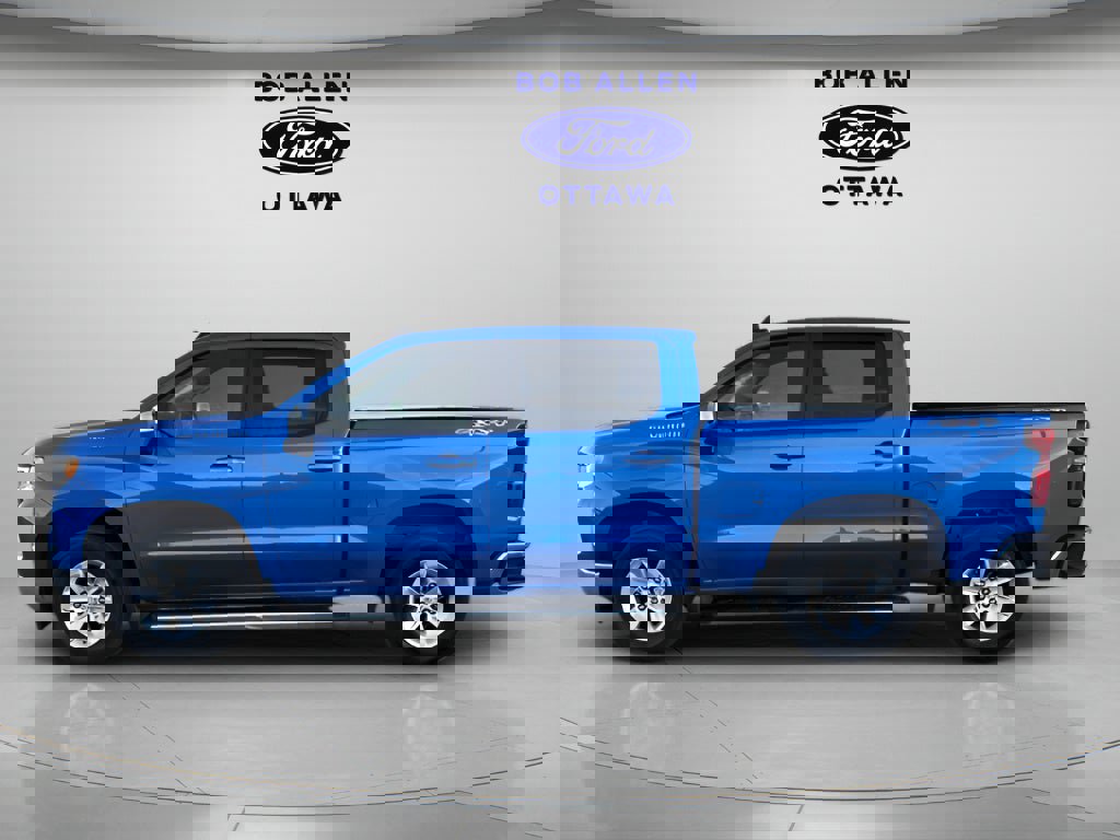 Used 2025 Chevrolet Silverado 1500 LT image 2