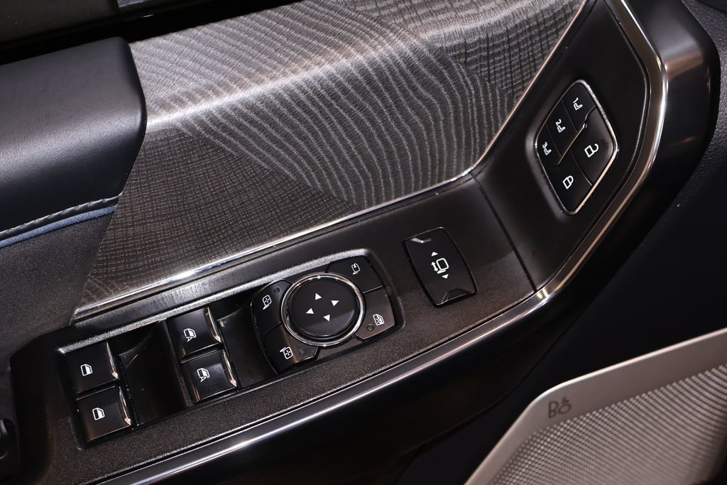 Certified 2025 Ford F350 Platinum AWD/4WD image 12