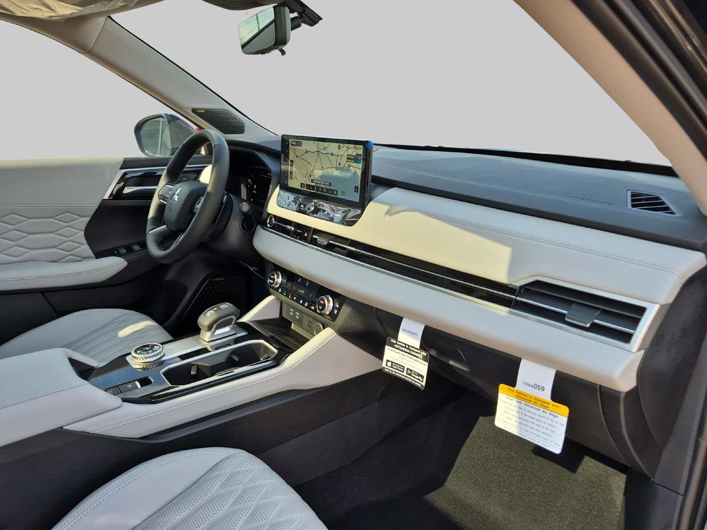 New 2025 Mitsubishi Outlander SEL image 25
