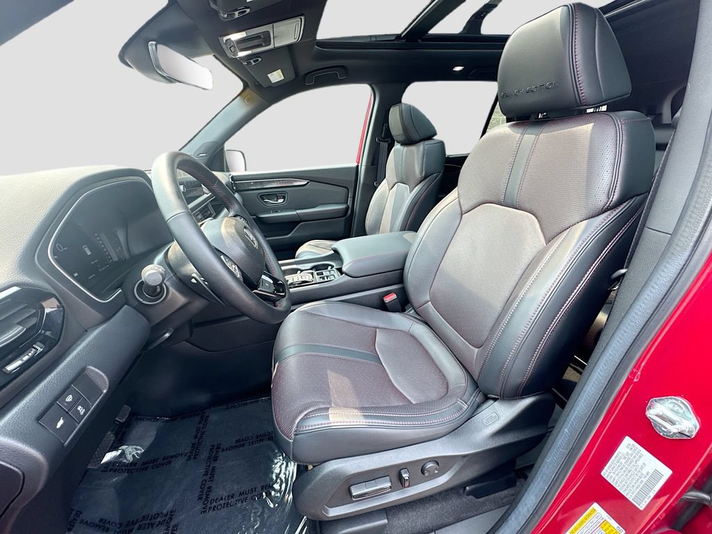 Used 2025 Honda Pilot Black Edition image 20