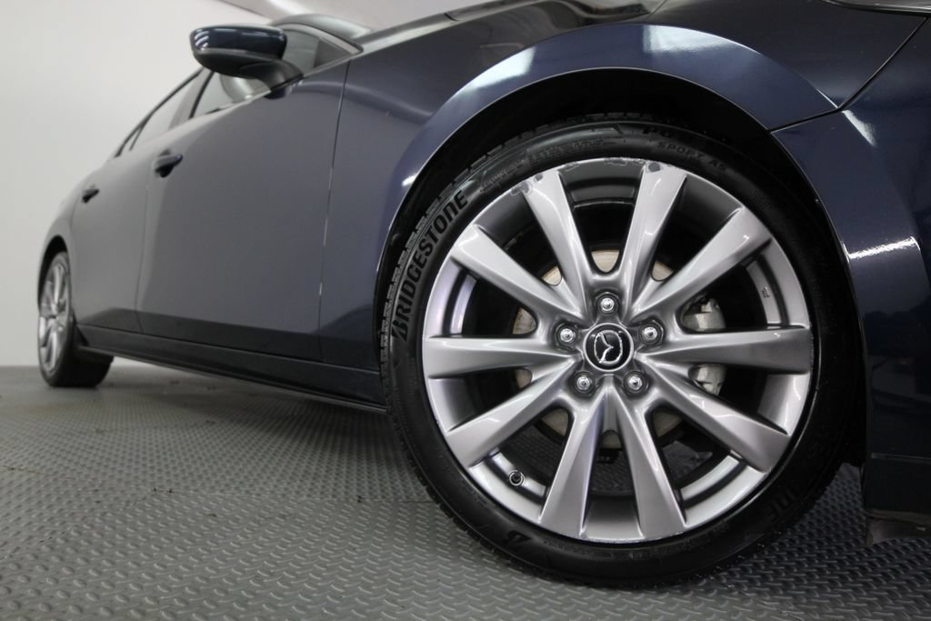 Used 2019 MAZDA MAZDA3 Sedan w/ Preferred Package FWD image 17