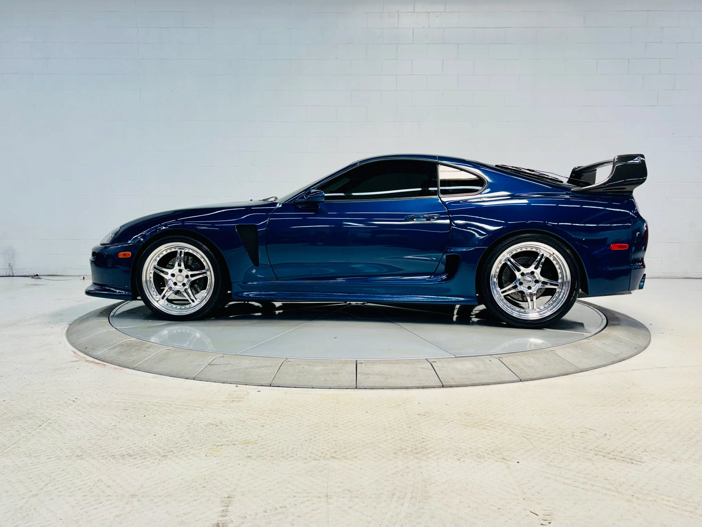 Used 1994 Toyota Supra Turbo RWD image 2