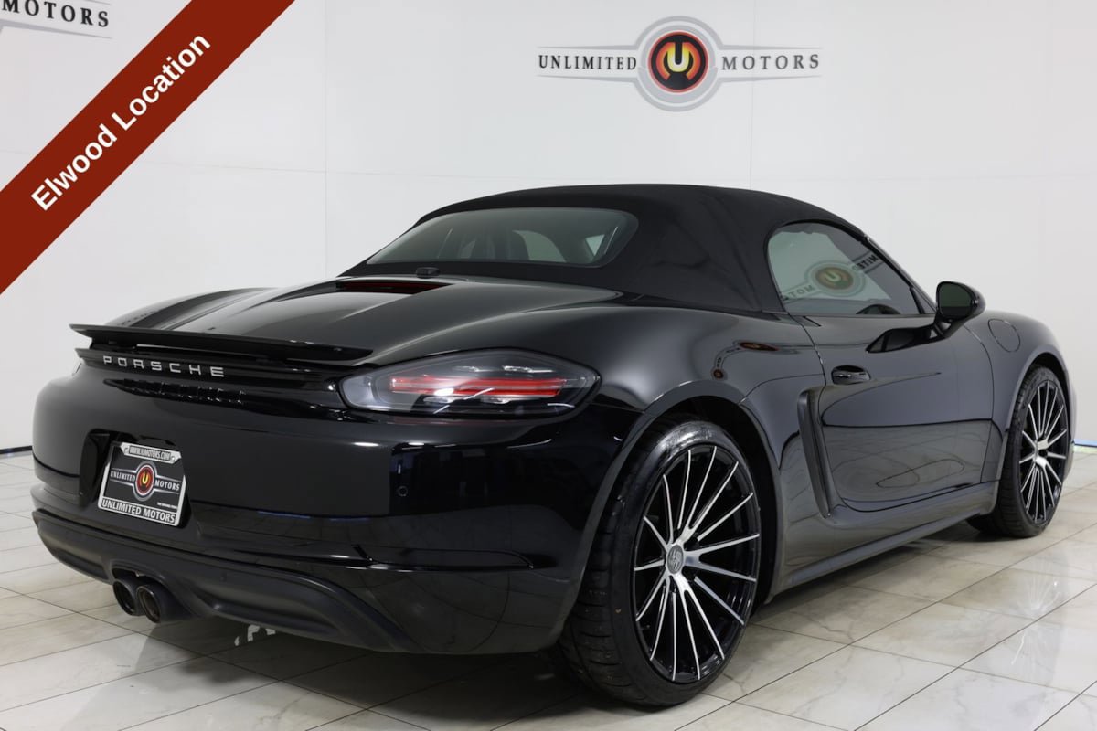 Used 2018 Porsche 718 Boxster RWD image 30