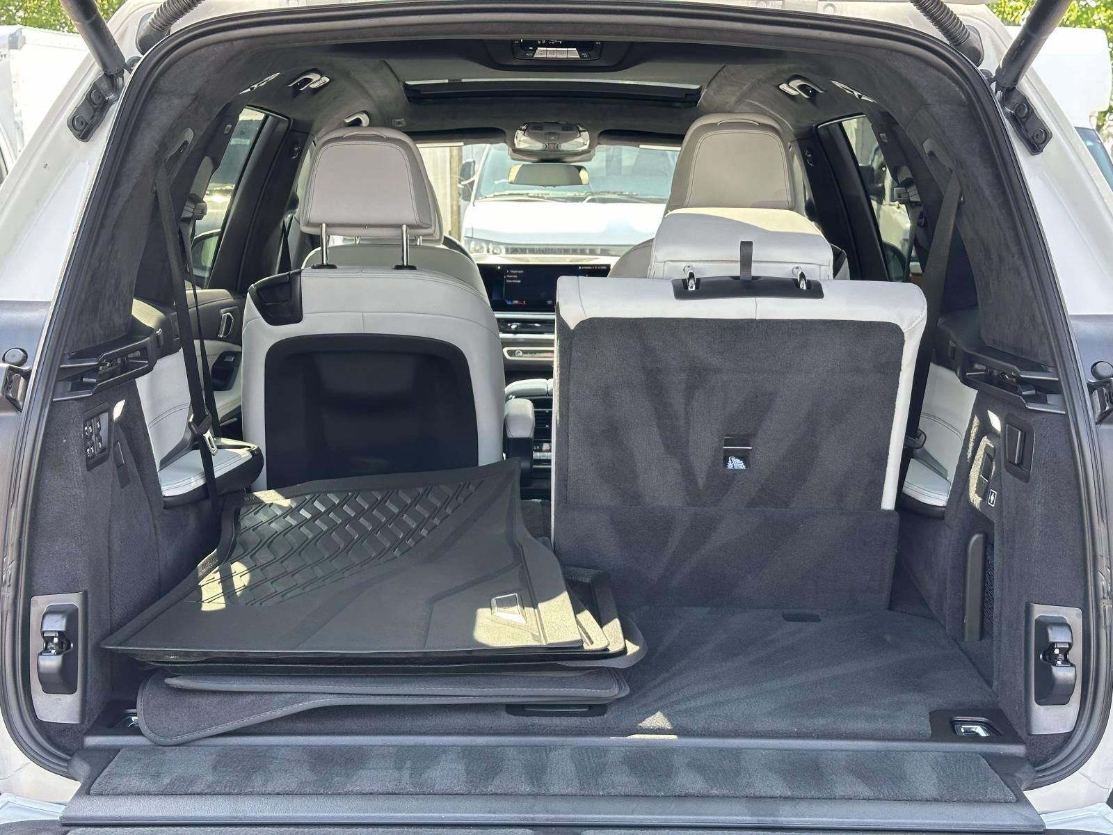 Used 2023 BMW X7 xDrive40i AWD/4WD image 24