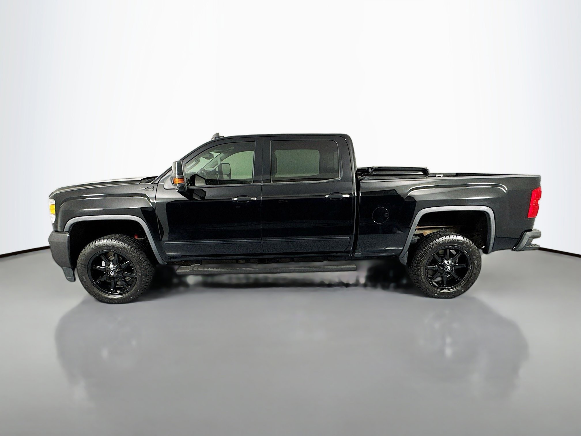Used 2017 GMC Sierra 2500 SLT AWD/4WD image 8