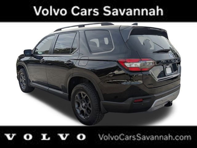 Used 2025 Honda Pilot TrailSport image 7