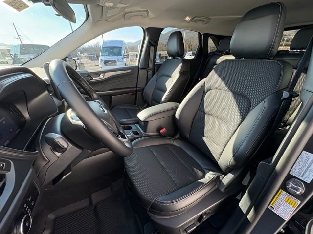 New 2026 Ford Escape SE w/ Class II Trailer Tow Package image 26