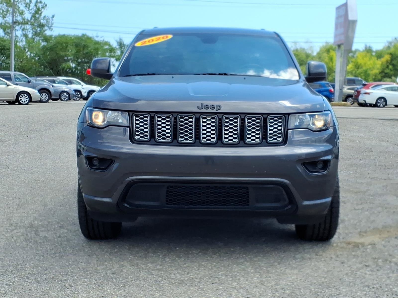 Used 2020 Jeep Grand Cherokee Altitude AWD/4WD image 2