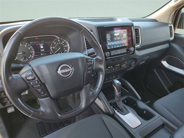 Used 2022 Nissan Frontier SV image 12