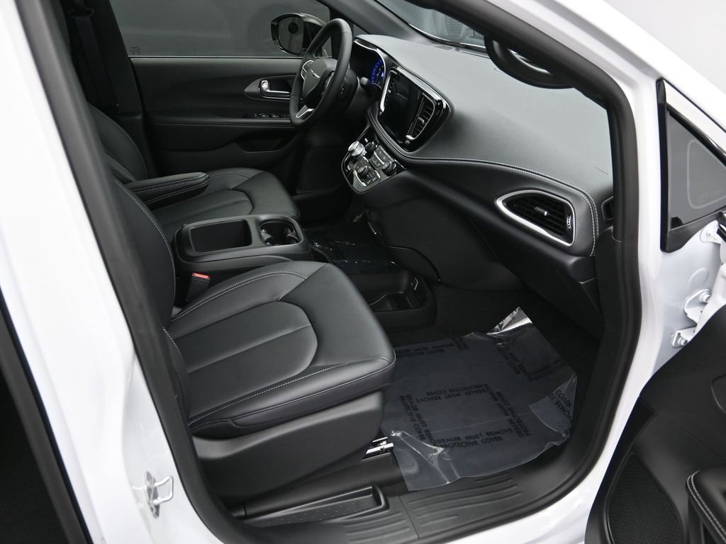 New 2026 Chrysler Pacifica Select image 25