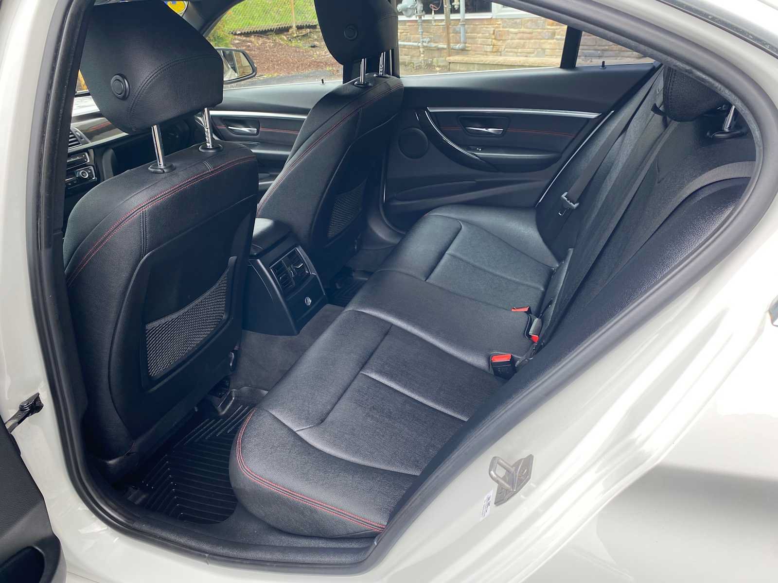 Used 2017 BMW 330i Sedan RWD image 9
