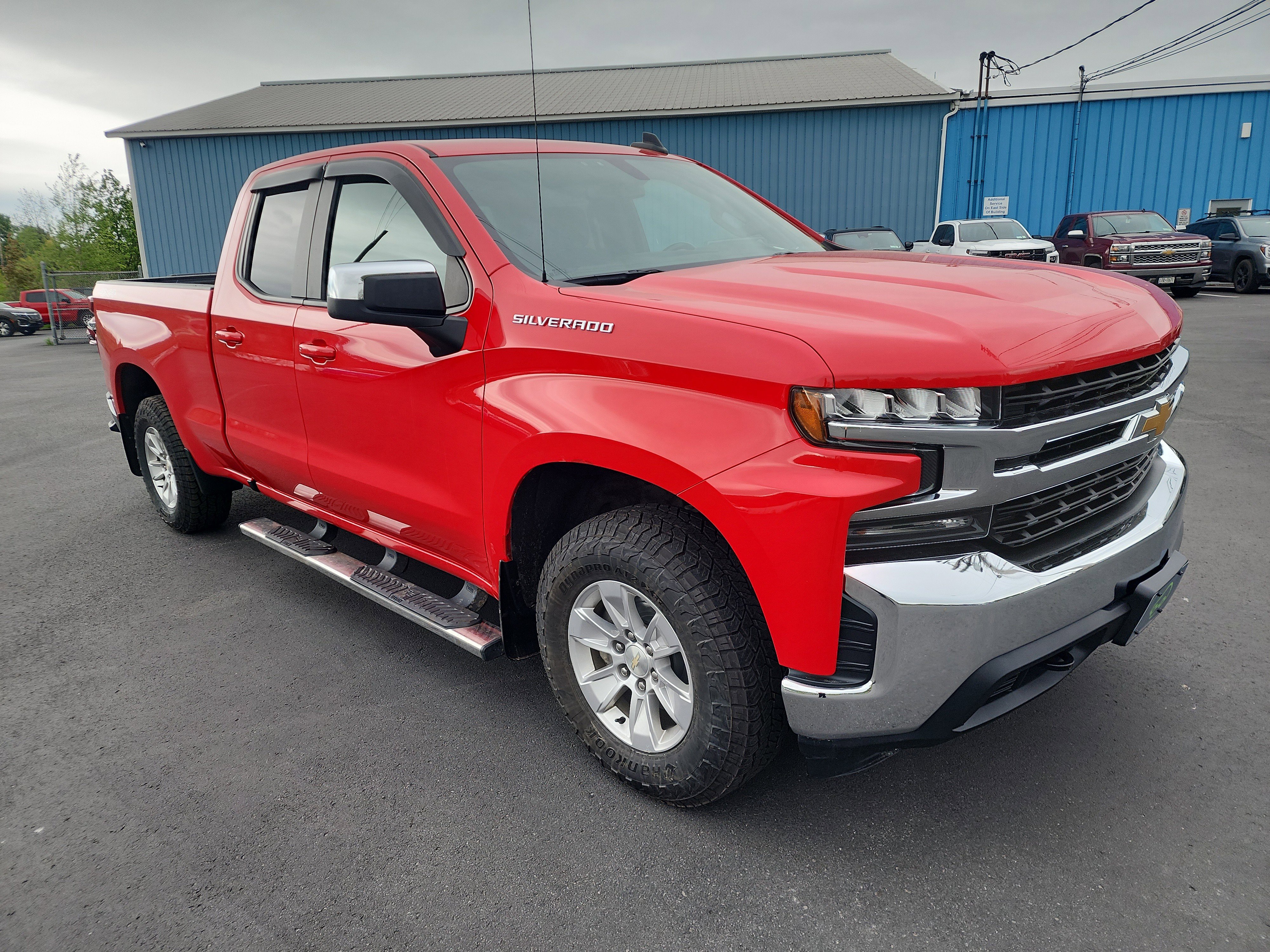Used 2019 Chevrolet Silverado 1500 LT w/ All-Star Edition AWD/4WD image 2
