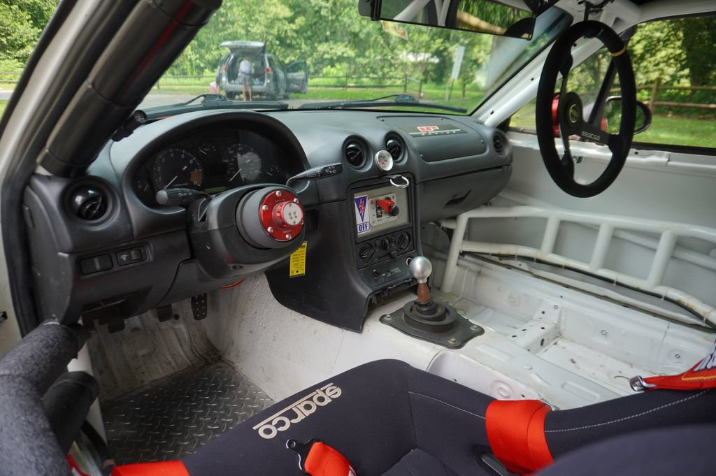 Used 1999 MAZDA MX-5 Miata RWD image 23