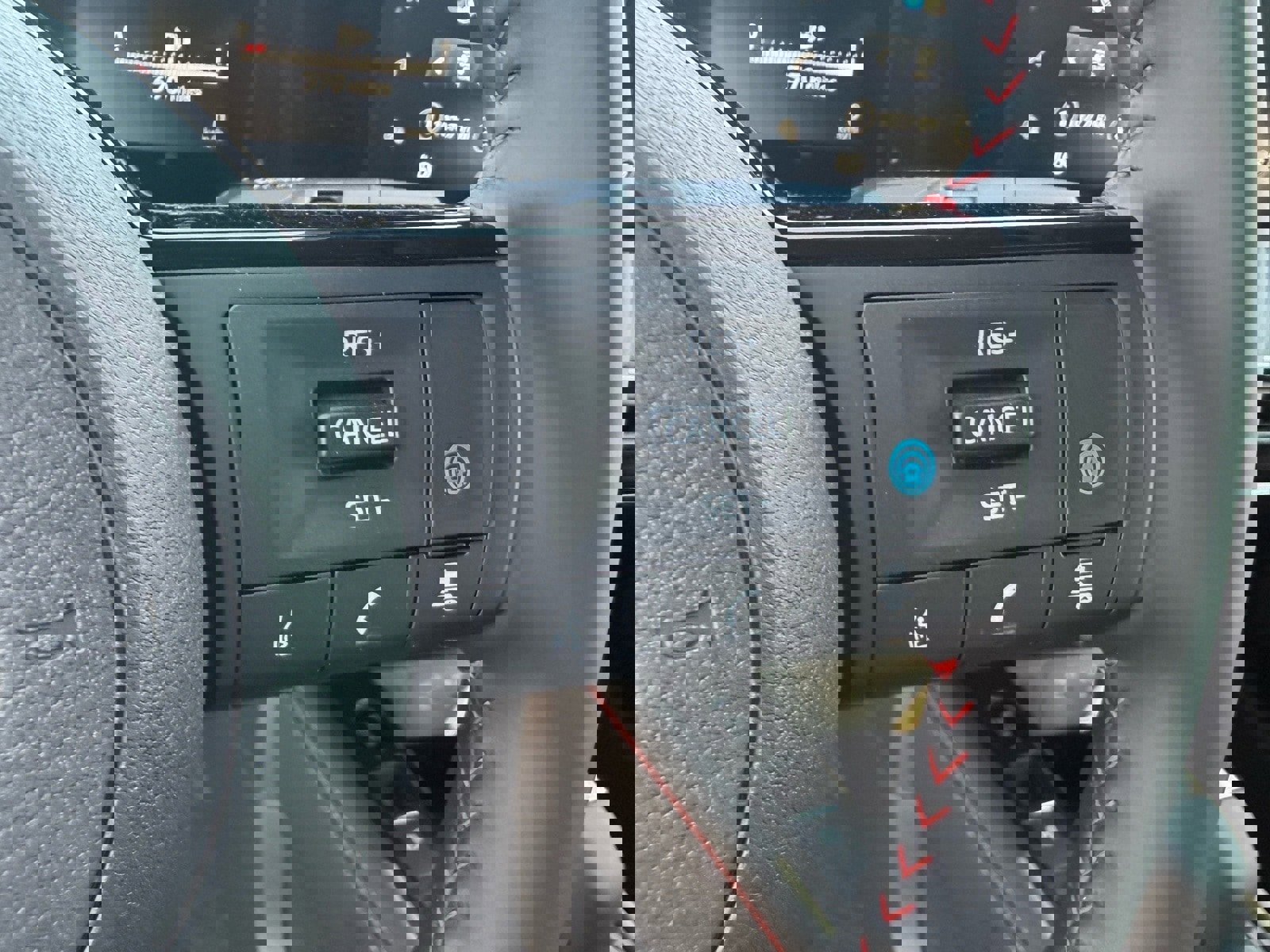 New 2025 Nissan Kicks SR image 22