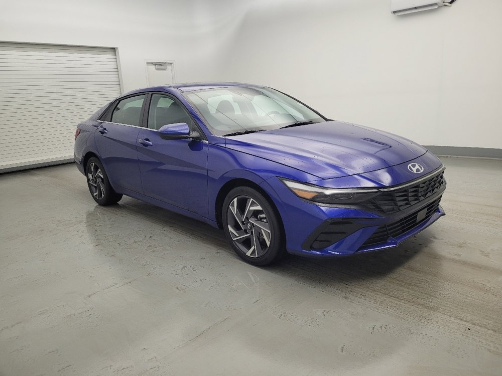 Used 2025 Hyundai Elantra SEL image 11