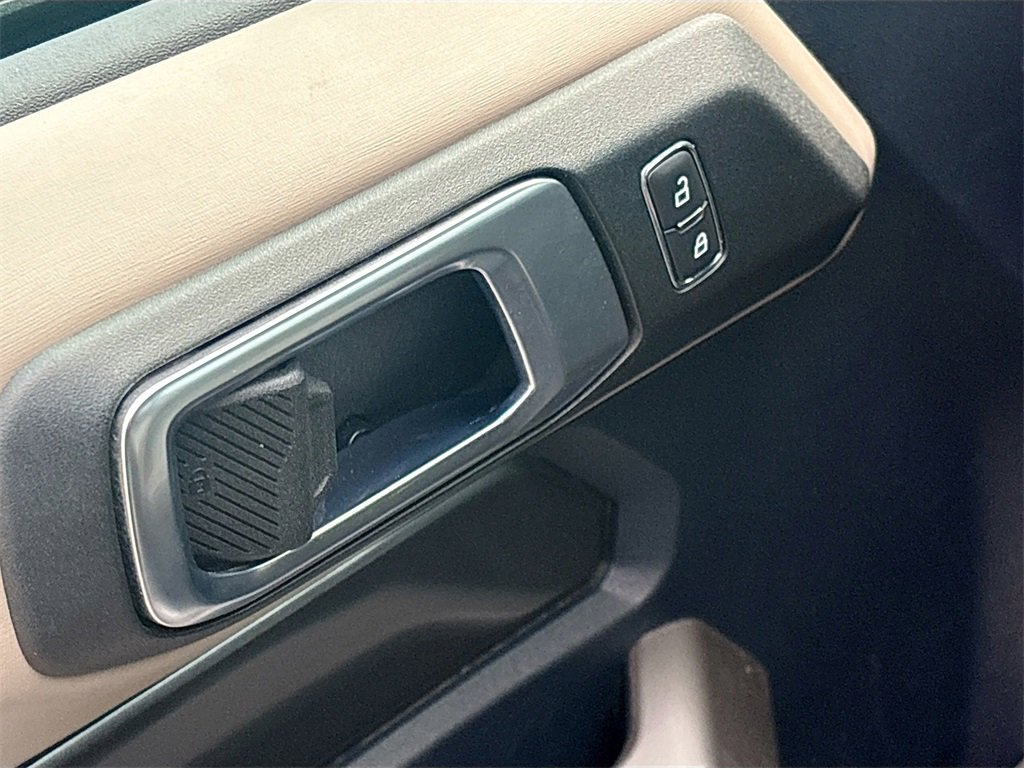 Used 2022 Ford Bronco Wildtrak image 18