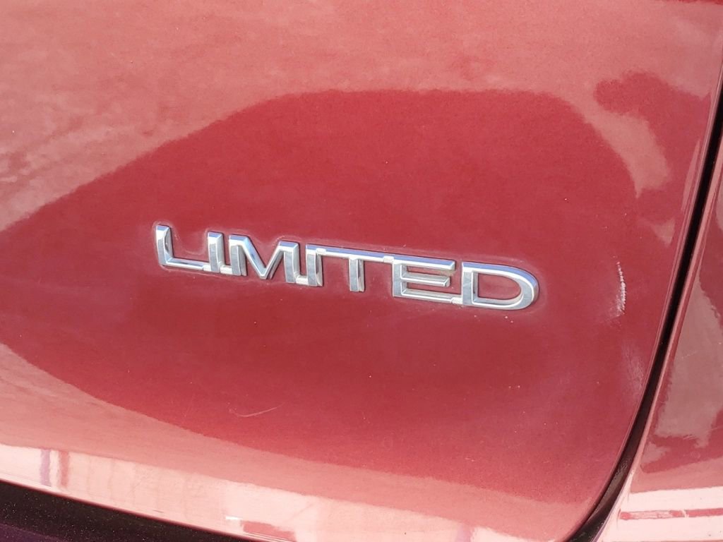 Used 2018 Chrysler Pacifica Limited image 10