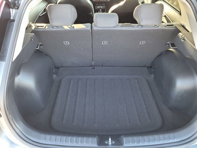 Used 2025 Kia Niro LX image 8
